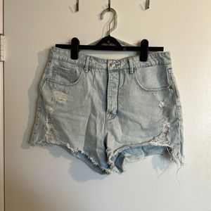 Good American Light Wash Distressed Denim Shorts - 30
